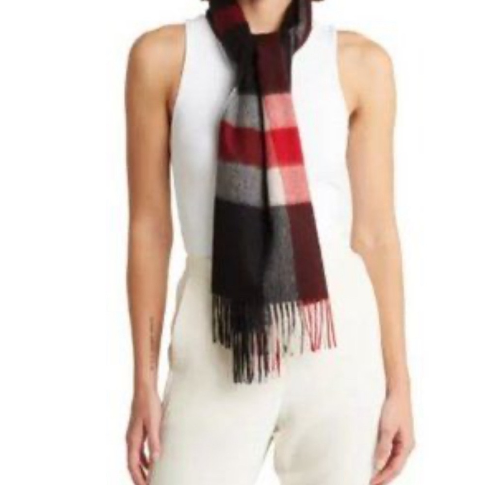 NWT Louisa Perini Cashmere scarf